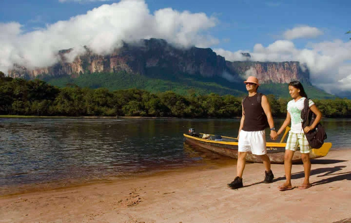 Ara Merú Lodge — Instalaciones
