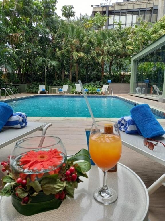 Piscina y Servicio