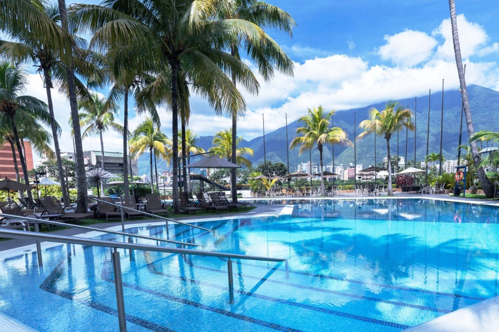 Piscina con Vista al Ávila