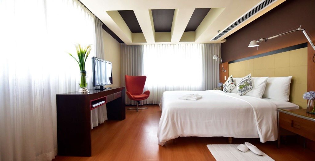 Habitación King con Poltrona Roja