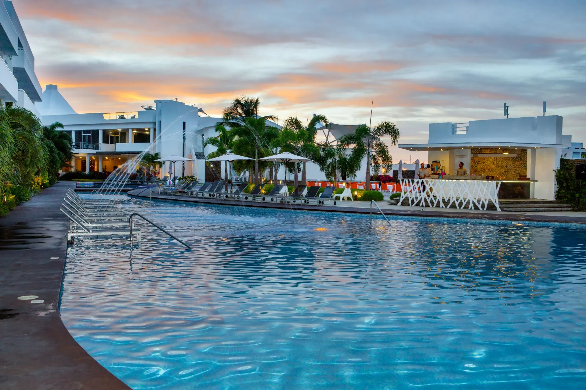 Piscinas y entorno